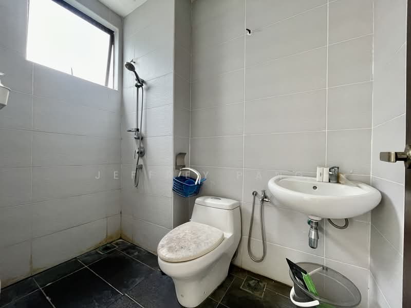 Semi-Detached House for Sale in Taman Sinar Mahkota (Cheras) - Jeffrey Pang - Bathroom - PropertyGuru.com.my