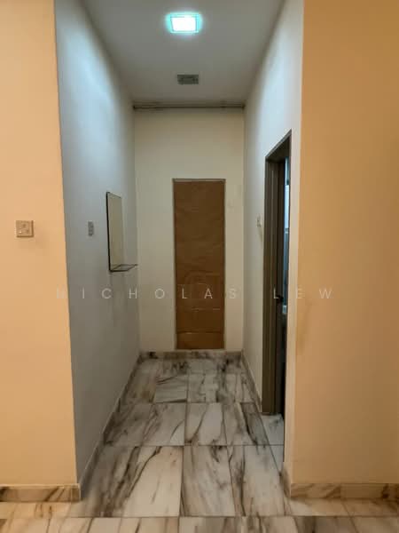 Townhouse for Rent in Seri Kembangan (Selangor) - Nicholas Lew - Corridor - PropertyGuru.com.my