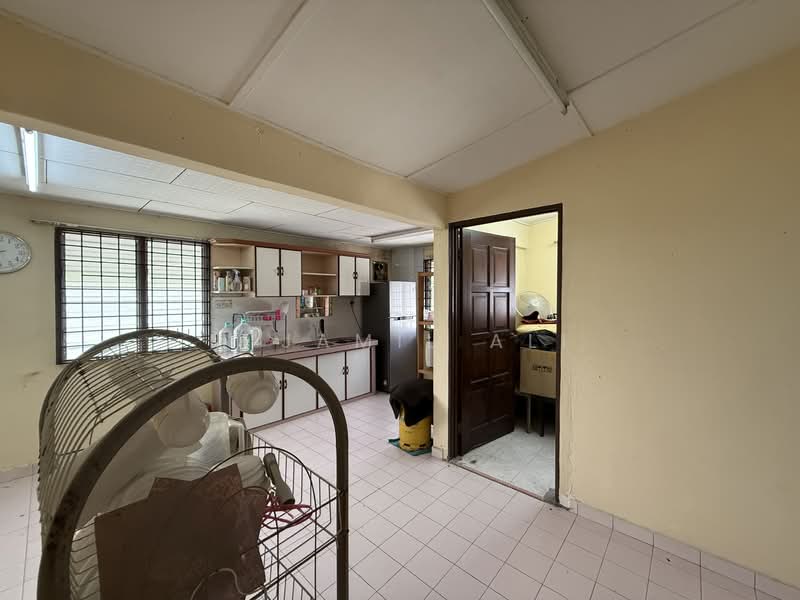 Rumah Teres 1 Tingkat untuk Dijual di Taman Datuk Abdul Aziz (Umbai) - M Jamil Ali - Kitchen - PropertyGuru.com.my