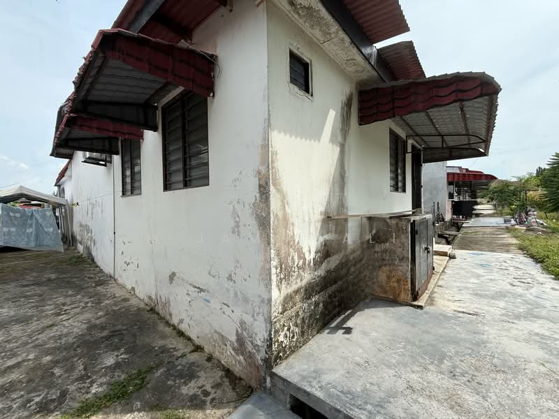 Rumah Teres 1 Tingkat untuk Dijual di Taman Datuk Abdul Aziz (Umbai) - M Jamil Ali - Exterior - PropertyGuru.com.my