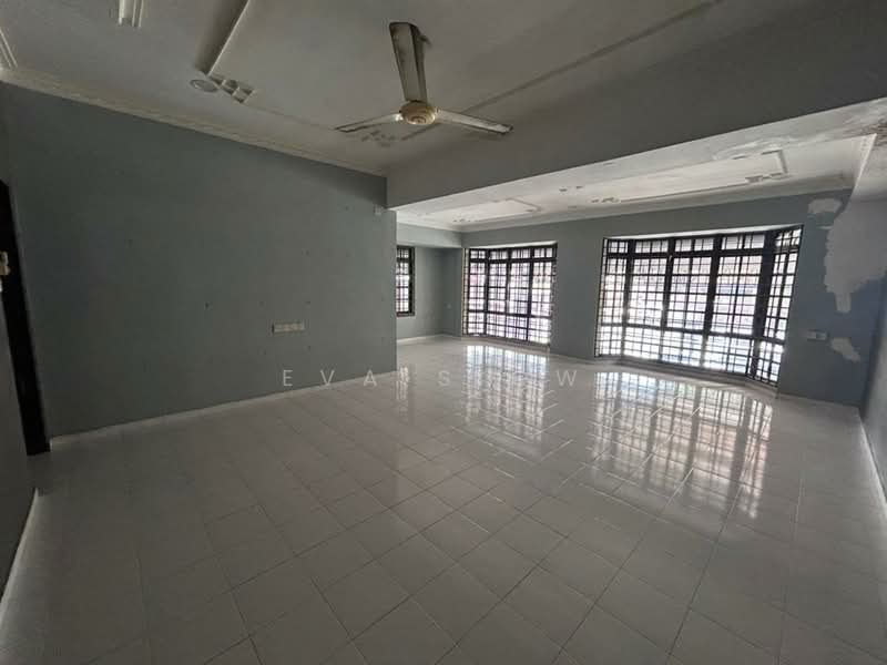Commercial Land for Rent in Taman Pelangi (Johor Bahru) - Eva Siow - Living Room - PropertyGuru.com.my