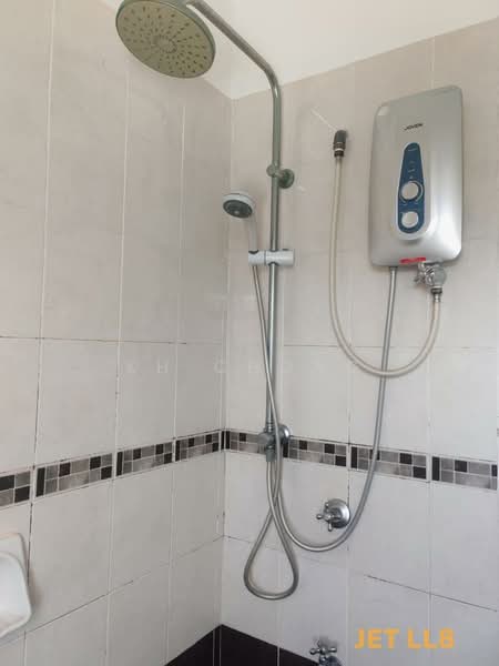 Rumah Teres 2 Tingkat untuk Disewa di Bukit Raja (Selangor) - KH Chong - Bathroom - PropertyGuru.com.my