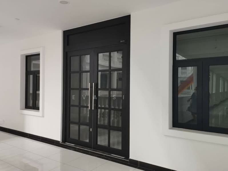 Retail Space for Sale in Iskandar Puteri (Nusajaya) (Johor) - Eva Siow - Entrance - PropertyGuru.com.my