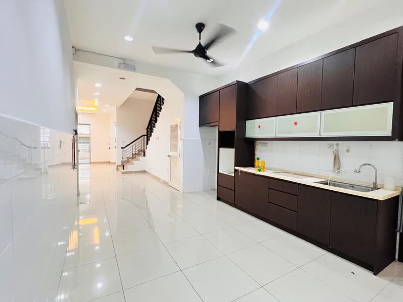 Semi-Detached House for Sale in Setia Damai (Setia Alam) - Steven Tey - Kitchen - PropertyGuru.com.my