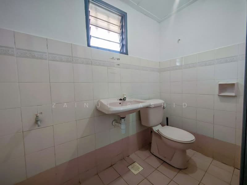 Rumah Teres 2 Tingkat untuk Dijual di Bandar Bukit Puchong (Puchong) - Zainul Rashid - Bathroom - PropertyGuru.com.my
