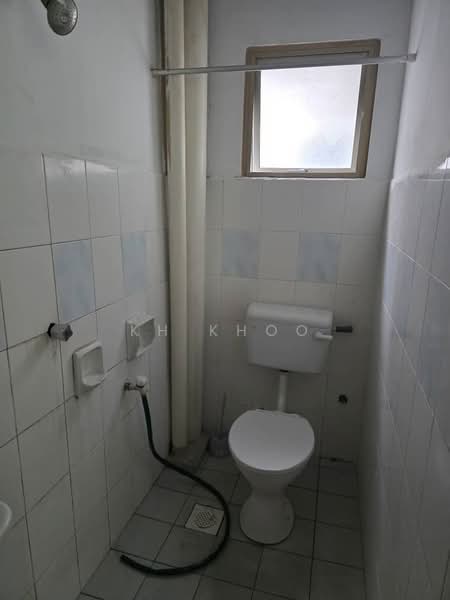 Pangsapuri untuk Dijual di Fairville - KH Khoo - Bathroom - PropertyGuru.com.my