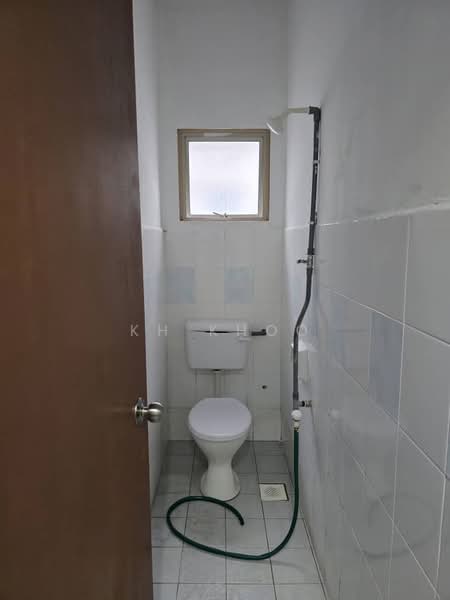 Pangsapuri untuk Dijual di Fairville - KH Khoo - Bathroom - PropertyGuru.com.my
