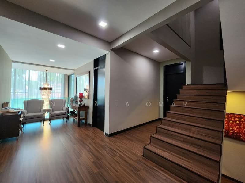 Rumah Teres 2.5 Tingkat untuk Dijual di Bukit Jelutong (Shah Alam) - Nur Alia Omar - Living Room - PropertyGuru.com.my