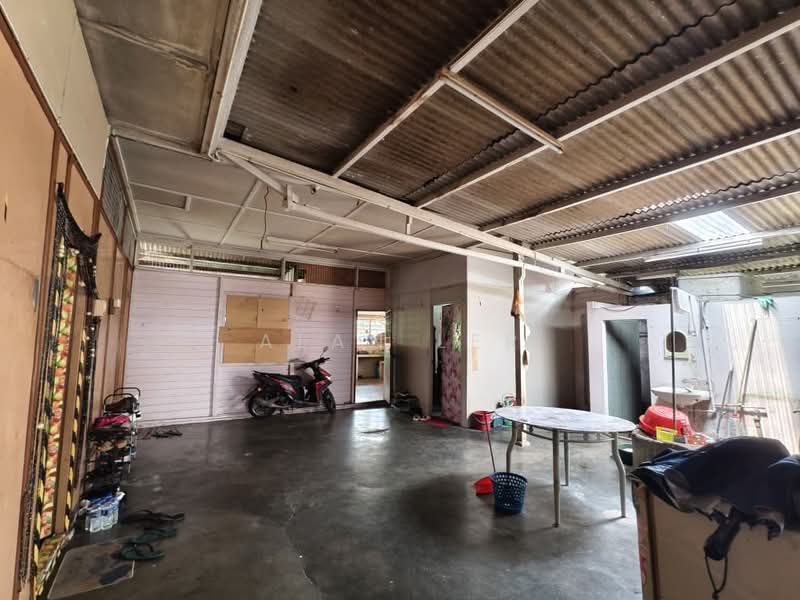 Bungalow for Sale in Pekan Nanas (Johor) - Alan Ler - PropertyGuru.com.my