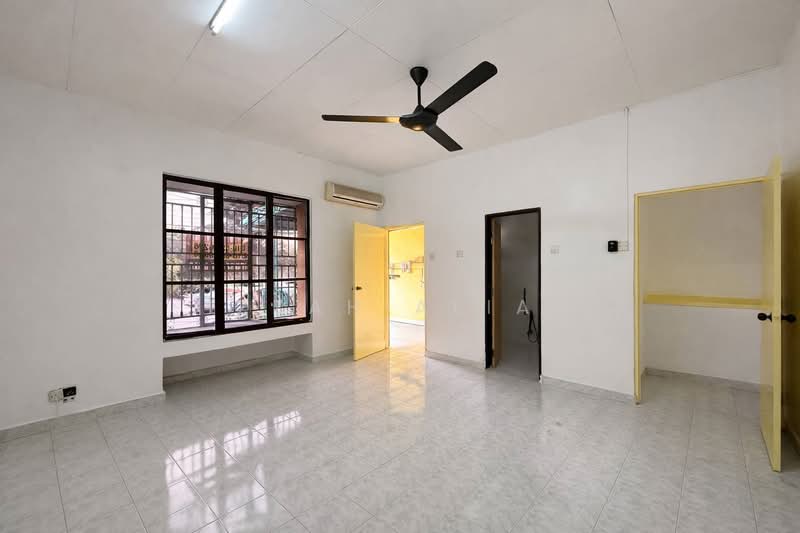 2-storey Terraced House for Sale in Taman Desaria (Petaling Jaya) - Izzah Alias - PropertyGuru.com.my