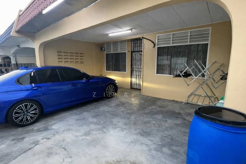 1-storey Terraced House for Sale in Taman Ungku Tun Aminah (Skudai) - Zira . - Exterior - PropertyGuru.com.my