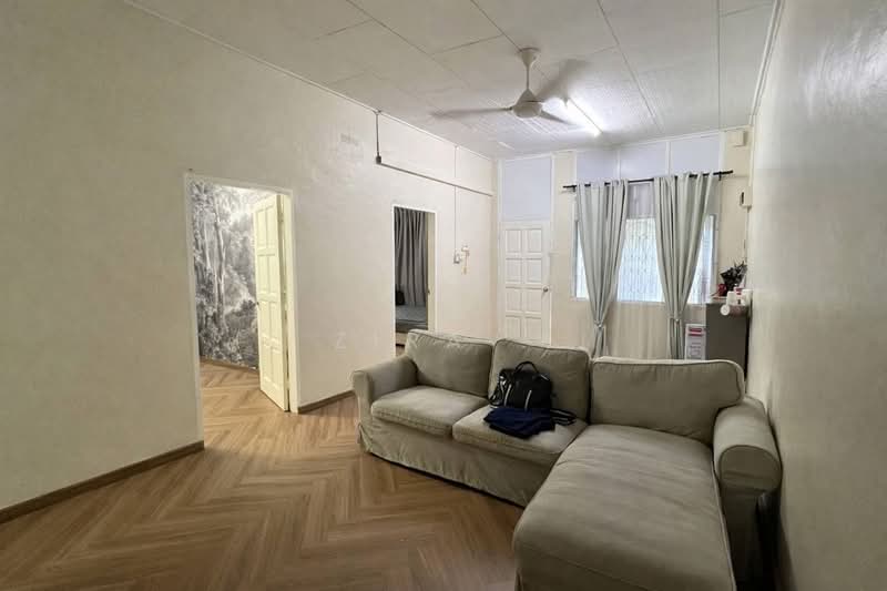 1-storey Terraced House for Sale in Taman Ungku Tun Aminah (Skudai) - Zira . - Living Room - PropertyGuru.com.my