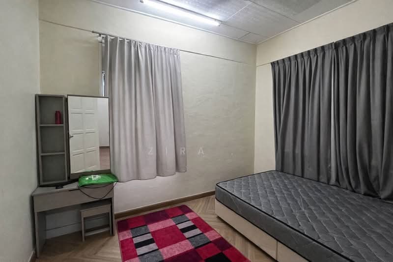 1-storey Terraced House for Sale in Taman Ungku Tun Aminah (Skudai) - Zira . - Bedroom - PropertyGuru.com.my