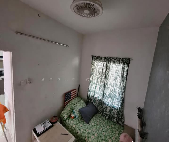 2-storey Terraced House for Rent at Taman Selat Damai - Apple Chang - Bedroom - PropertyGuru.com.my
