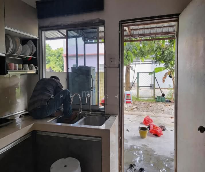 2-storey Terraced House for Rent at Taman Selat Damai - Apple Chang - Kitchen - PropertyGuru.com.my