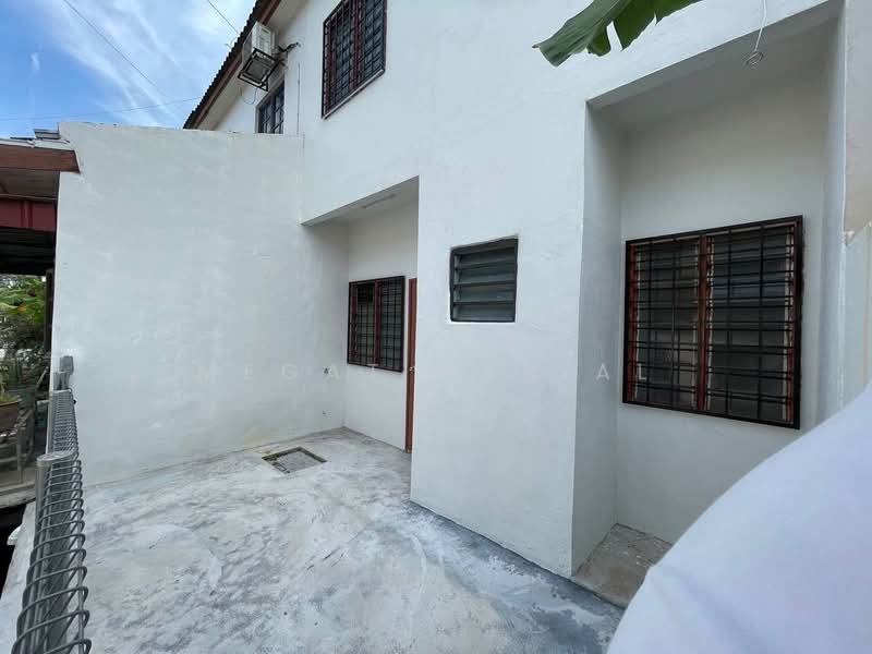 2-storey Terraced House for Sale in Bandar Tasik Puteri (Rawang) - Megat Danial - Exterior - PropertyGuru.com.my