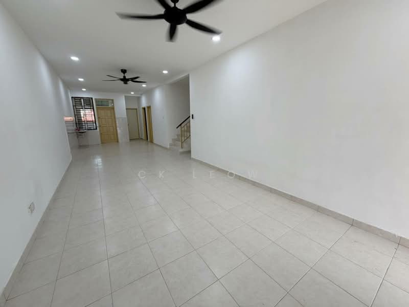 1.5-storey Terraced House for Sale in Taman Pelangi Indah (Ulu Tiram) - Ck Leow - Living Room - PropertyGuru.com.my