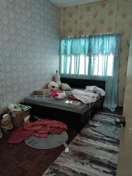 2-storey Terraced House for Sale in Taman Universiti Indah (Seri Kembangan) - Terry Chen - Bedroom - PropertyGuru.com.my