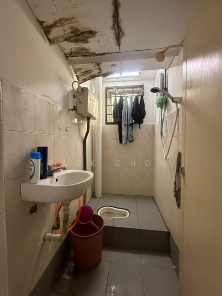 Flat for Sale at Sri Intan - Zack Chow - Bathroom - PropertyGuru.com.my