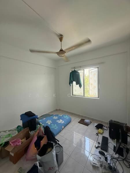 Flat for Sale at Sri Intan - Zack Chow - Bedroom - PropertyGuru.com.my