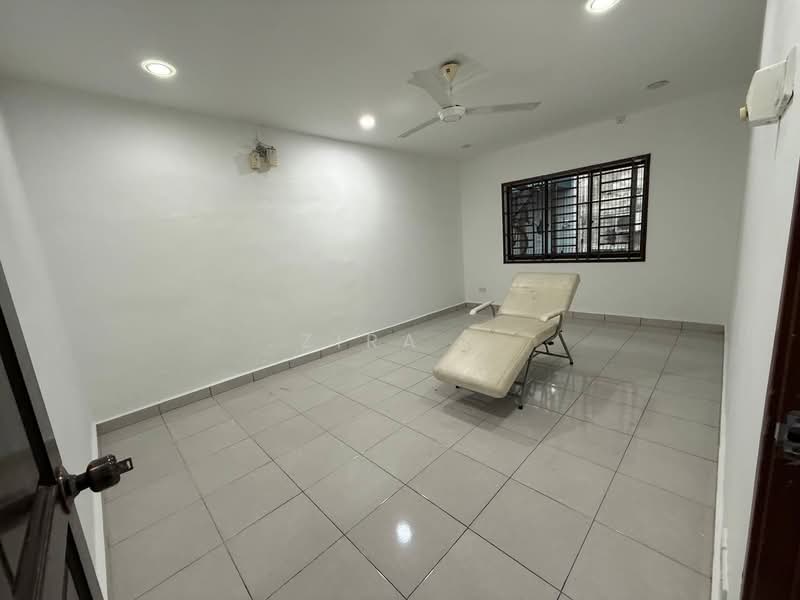 1-storey Terraced House for Sale in Taman Sri Pulai Perdana (Skudai) - Zira . - Interior - PropertyGuru.com.my