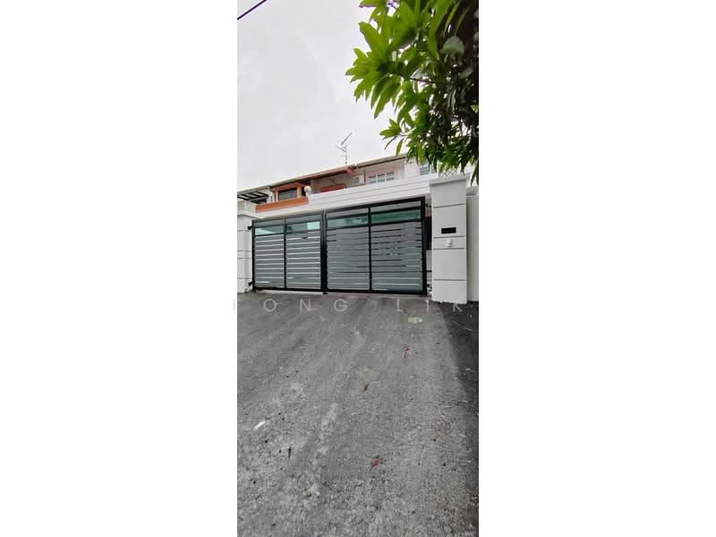 2-storey Terraced House for Sale in Taman Johor Jaya (Johor Bahru) - Fong Lik - Exterior - PropertyGuru.com.my