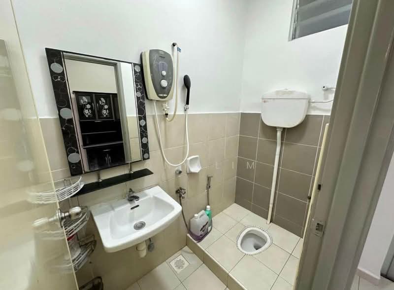 2-storey Terraced House for Rent in Taman Daya (Johor Bahru) - Tony Lim - Bathroom - PropertyGuru.com.my