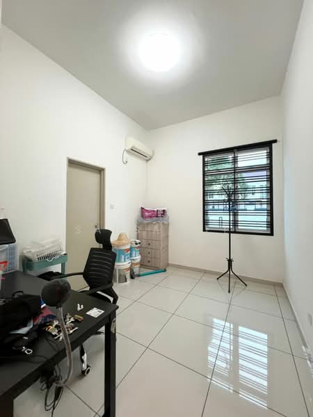 Cluster House for Sale in Taman Kempas Utama (Tebrau) - Sausa Lee - Study - PropertyGuru.com.my