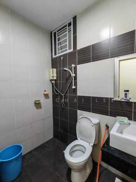 Pangsapuri untuk Dijual di Horizon Residence (Dwi Mutiara) - Jiin Chai Lee - Bathroom - PropertyGuru.com.my