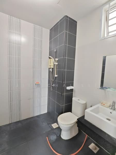 Pangsapuri untuk Dijual di Horizon Residence (Dwi Mutiara) - Jiin Chai Lee - Bathroom - PropertyGuru.com.my