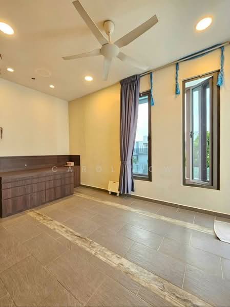 Cluster House for Sale in Taman Gaya (Ulu Tiram) - Carol Low - Bedroom - PropertyGuru.com.my