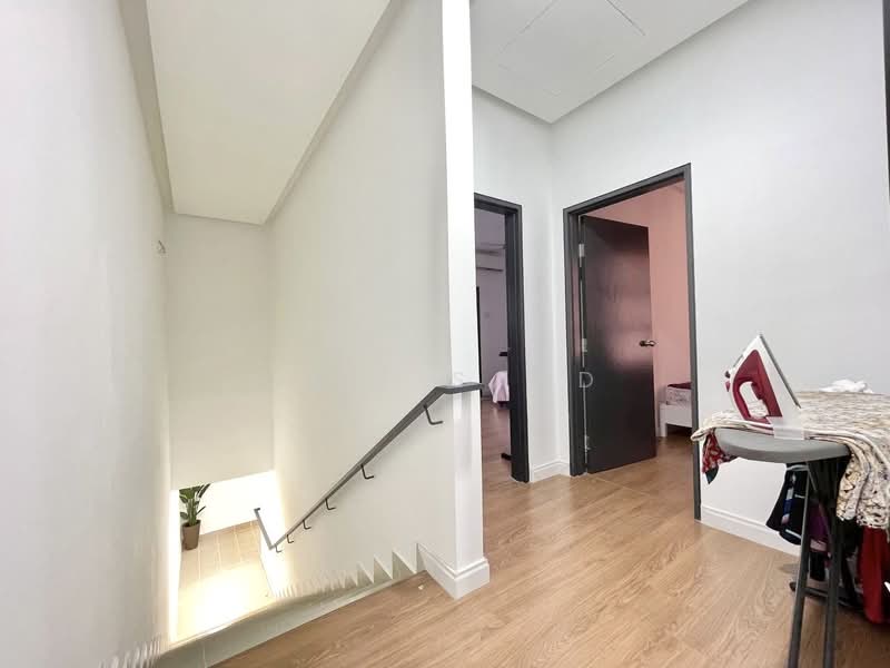 Rumah Teres untuk Dijual di Klang (Selangor) - Alif Saad - Corridor - PropertyGuru.com.my