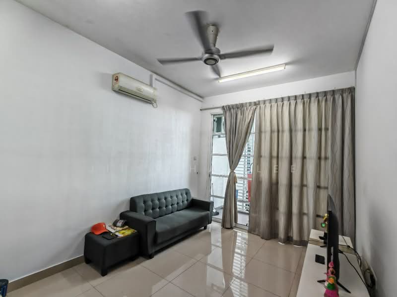 Servis Apartment untuk Dijual di Sky View - Jiin Chai Lee - Living Room - PropertyGuru.com.my