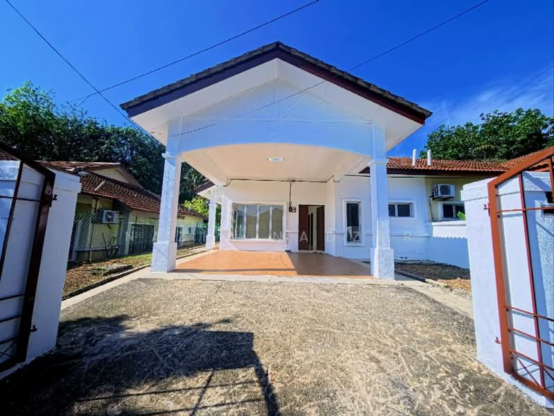 Semi-Detached House for Sale in Bandar Baru Salak Tinggi (Sepang) - Nazim Nadzar - PropertyGuru.com.my