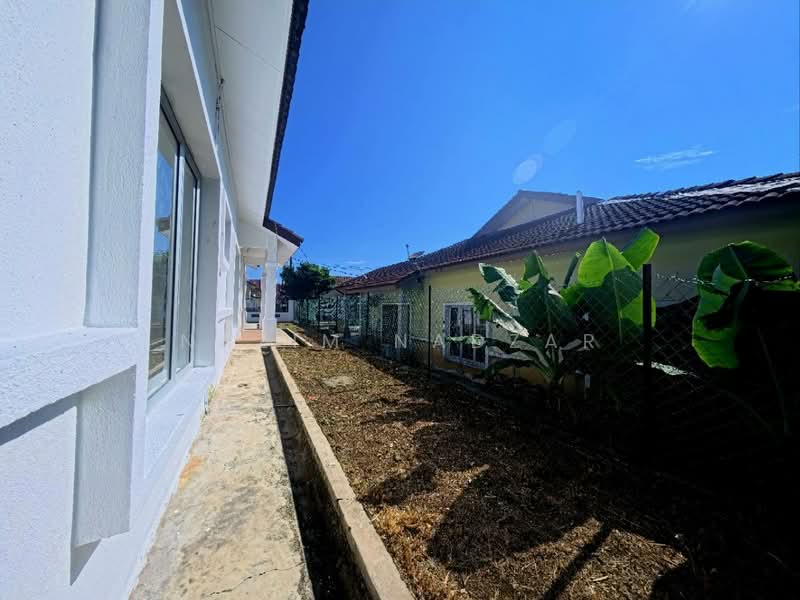 Semi-Detached House for Sale in Bandar Baru Salak Tinggi (Sepang) - Nazim Nadzar - PropertyGuru.com.my