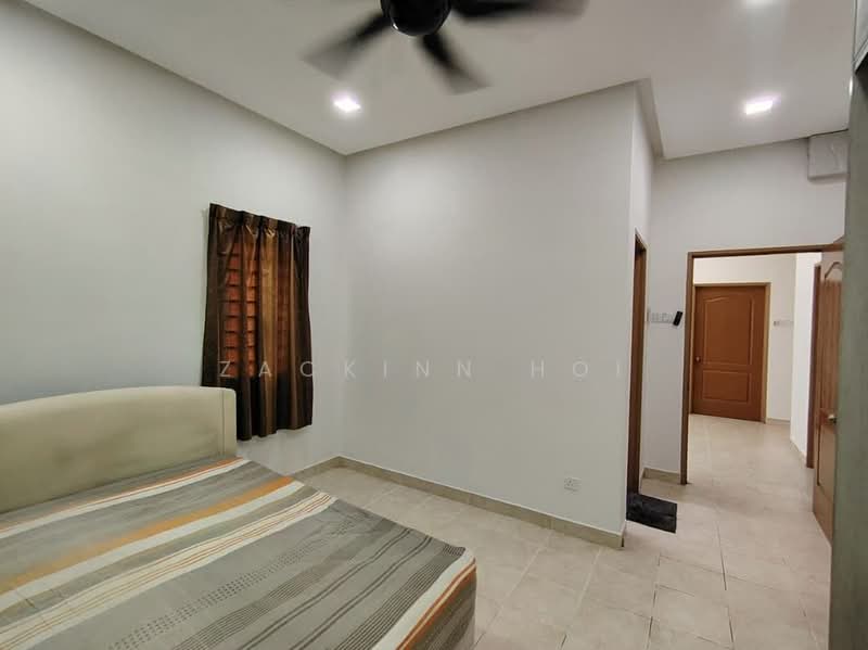 Semi-Detached House for Sale in Bandar Botanic (Klang) - Zackinn Hoi - Bedroom - PropertyGuru.com.my