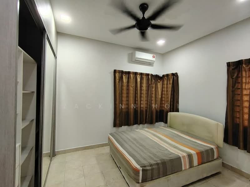 Semi-Detached House for Sale in Bandar Botanic (Klang) - Zackinn Hoi - Bedroom - PropertyGuru.com.my
