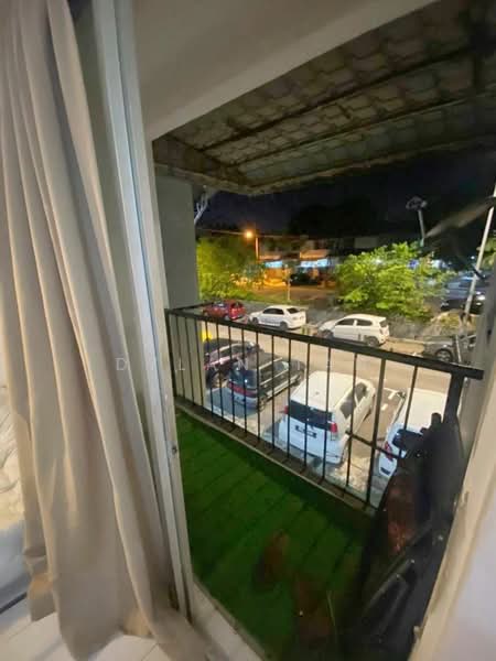Rumah Flat untuk Disewa di Taman Daya - Jalan Pinang 3, 4 - Dylan Tan - Balcony - PropertyGuru.com.my