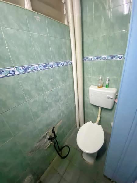 Rumah Flat untuk Disewa di Taman Daya - Jalan Pinang 3, 4 - Chuan Hong Kee - Bathroom - PropertyGuru.com.my
