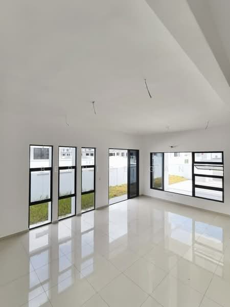 Rumah Teres 2 Tingkat untuk Dijual di Taman Desa Tebrau (Tebrau) - Bernice Gan - Living Room - PropertyGuru.com.my