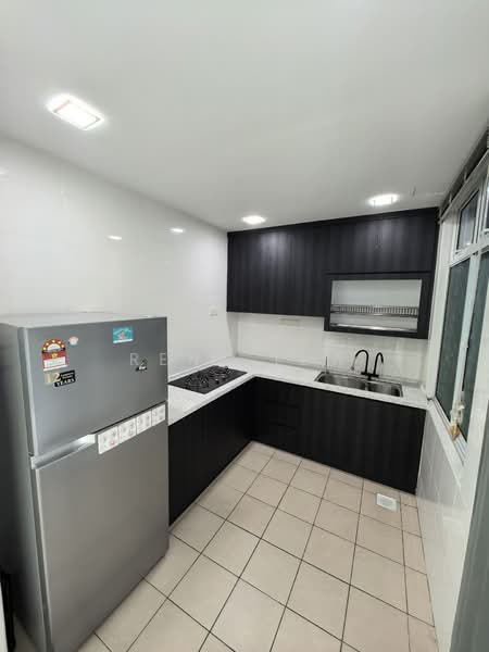 Servis Apartment untuk Dijual di Pangsapuri Tanah Emas (Golden Sands) - Rene Tew - Kitchen - PropertyGuru.com.my