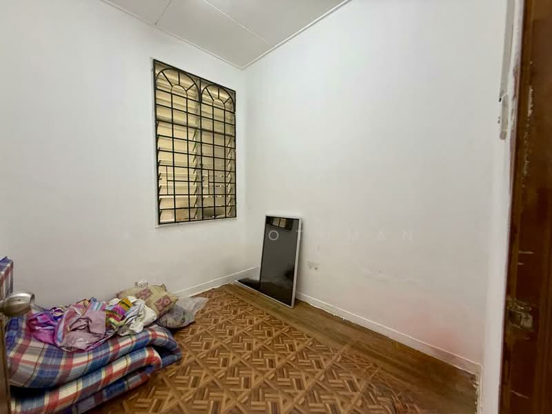 1-storey Terraced House for Sale in Senawang (Negeri Sembilan) - Azrul Othman - Bedroom - PropertyGuru.com.my