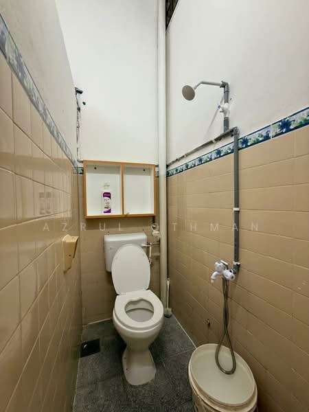1-storey Terraced House for Sale in Senawang (Negeri Sembilan) - Azrul Othman - Bathroom - PropertyGuru.com.my