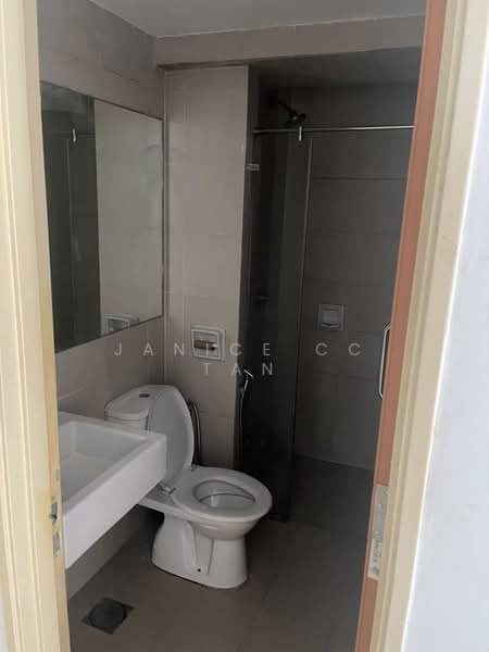 Servis Apartment untuk Dijual di Tiara Mutiara / The Crown - Janice CC Tan - Bathroom - PropertyGuru.com.my