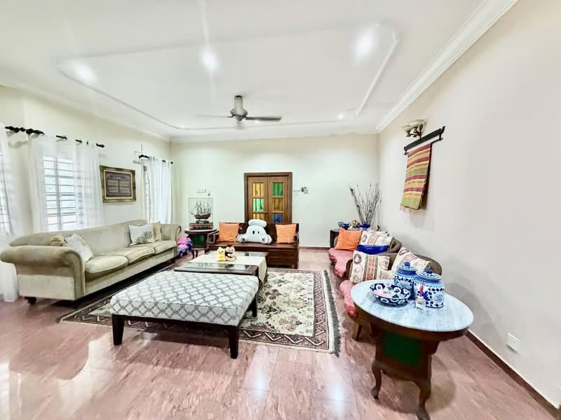 Rumah Banglo untuk Dijual di Kampung Tunku (Petaling Jaya) - Aizuddin Ali - Living Room - PropertyGuru.com.my