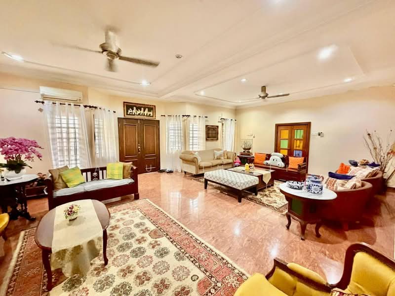 Rumah Banglo untuk Dijual di Kampung Tunku (Petaling Jaya) - Aizuddin Ali - Living Room - PropertyGuru.com.my