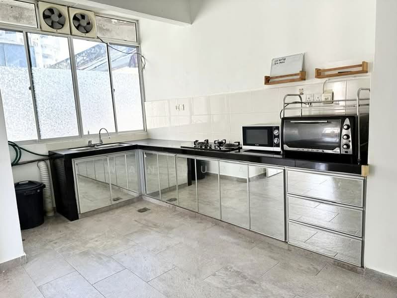 Apartment for Sale at The Astaria - Wan Nurani - Kitchen - PropertyGuru.com.my