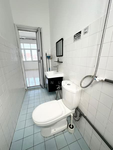 Apartment for Sale at The Astaria - Wan Nurani - Bathroom - PropertyGuru.com.my