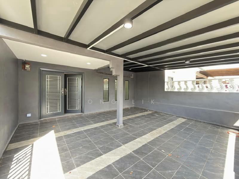 2-storey Terraced House for Sale in Taman Molek (Johor Bahru) - Fong Lik - Exterior - PropertyGuru.com.my