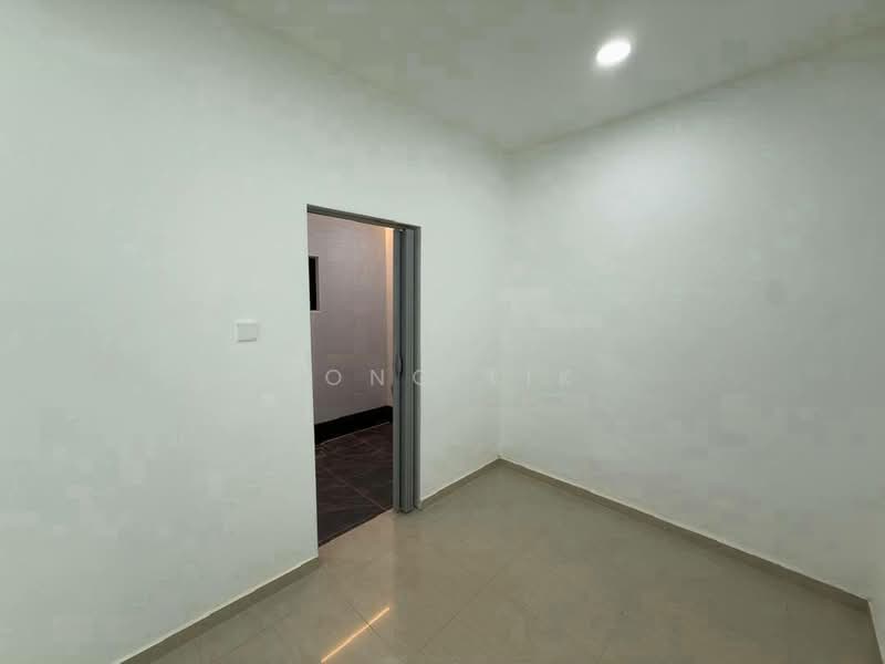 2-storey Terraced House for Sale in Taman Molek (Johor Bahru) - Fong Lik - Interior - PropertyGuru.com.my